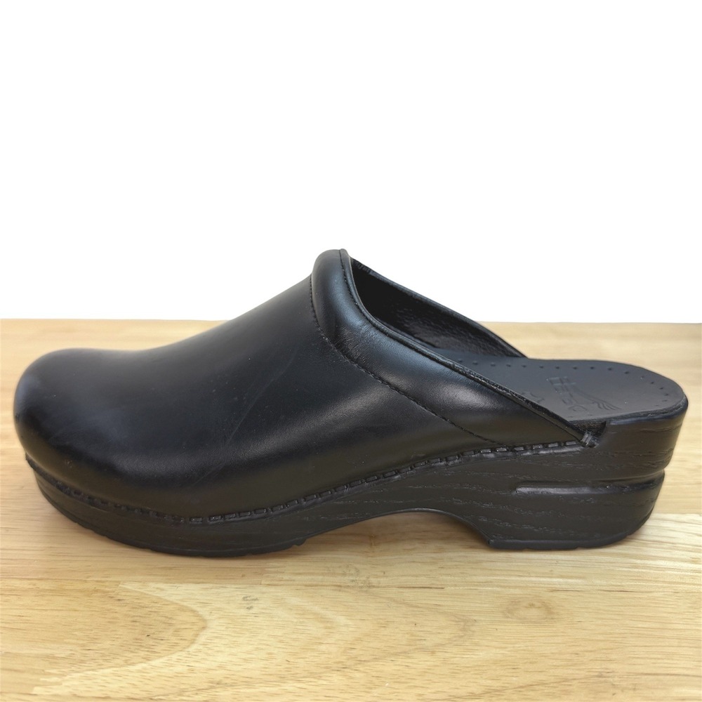 Dansko Sonja Clogs Women 39 Black leather Professional Comfort Slip On Shoes